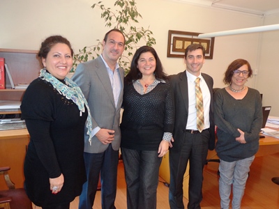En la foto (izq a der.) Elizabeth Barriga, Coordinadora del proyecto CPE en JUNJI; Jorge Daccarett, Director Ejecutivo de AGCI; Desirée López de Maturana, Vicepresidenta de JUNJI; Rogelio Rubiño, Encargado País Haití en AGCI; y Antonia Cepeda, Jefa de Departamento Técnico en JUNJI.